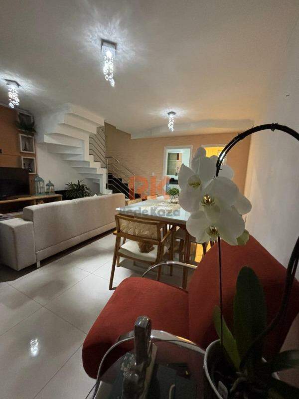 Casa geminada à venda no Cabral: 