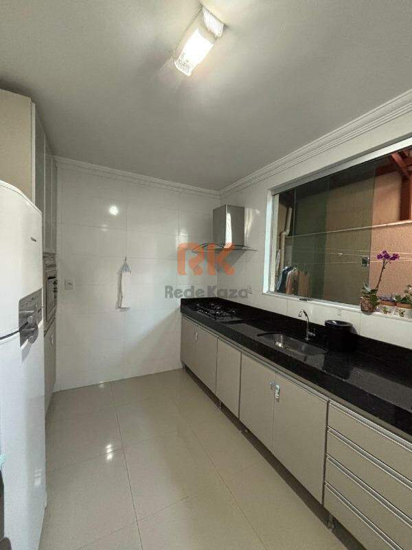 Casa geminada à venda no Cabral: 
