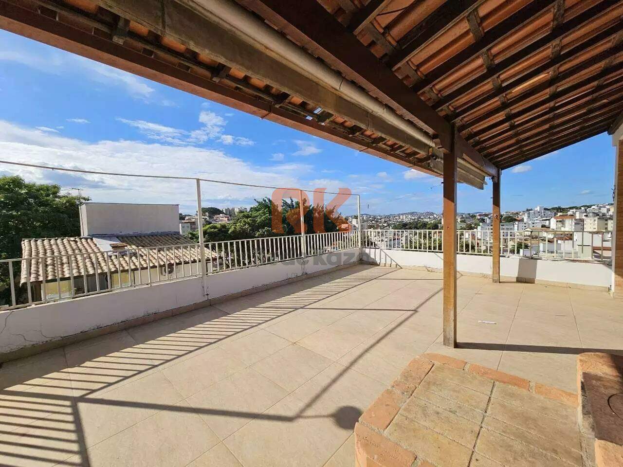 Cobertura à venda no Santa Amélia: 