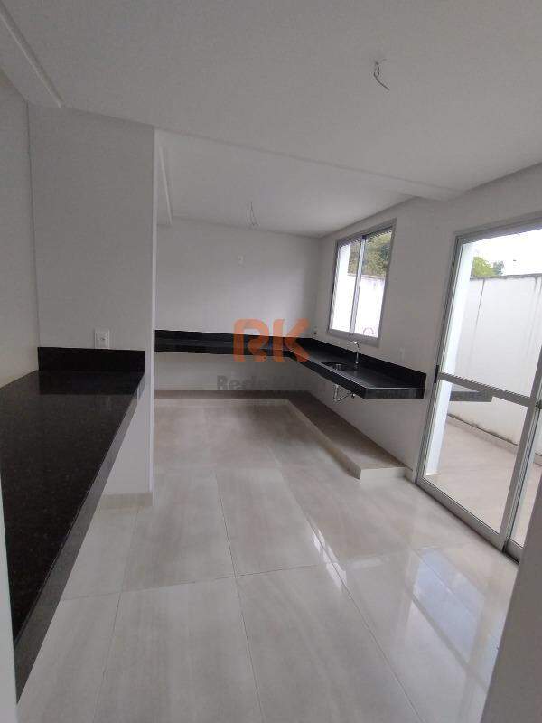 Casa em condomínio à venda no Bernardo Monteiro: 