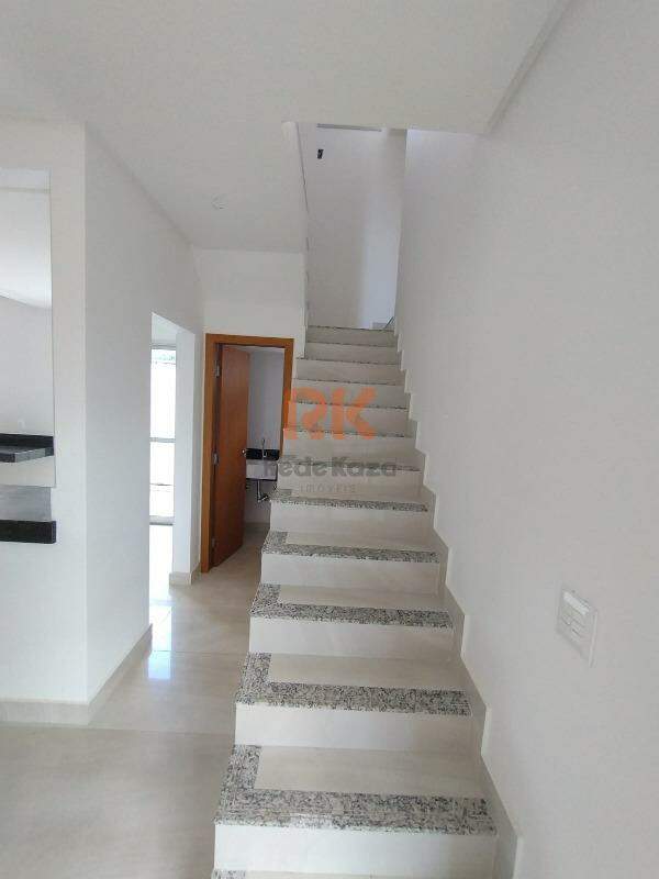 Casa em condomínio à venda no Bernardo Monteiro: 