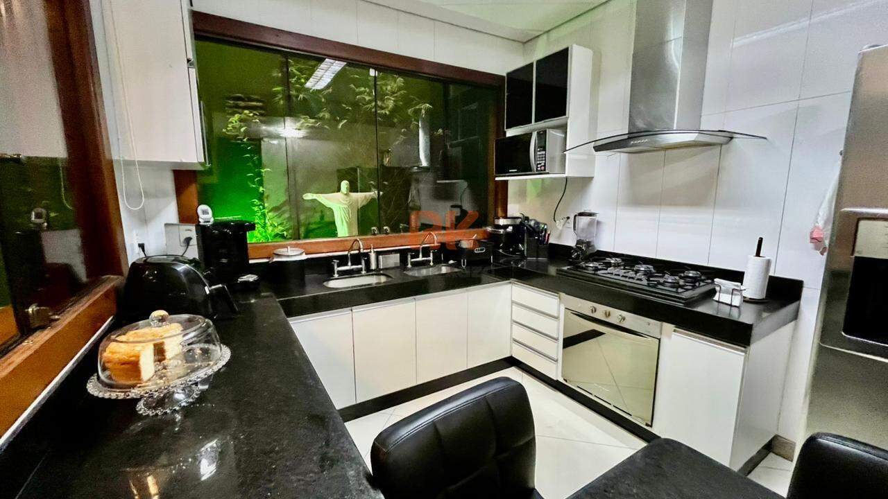 Casa geminada à venda no Cabral: 