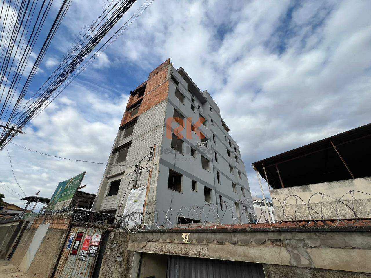 Apartamento à venda no Coqueiros: 