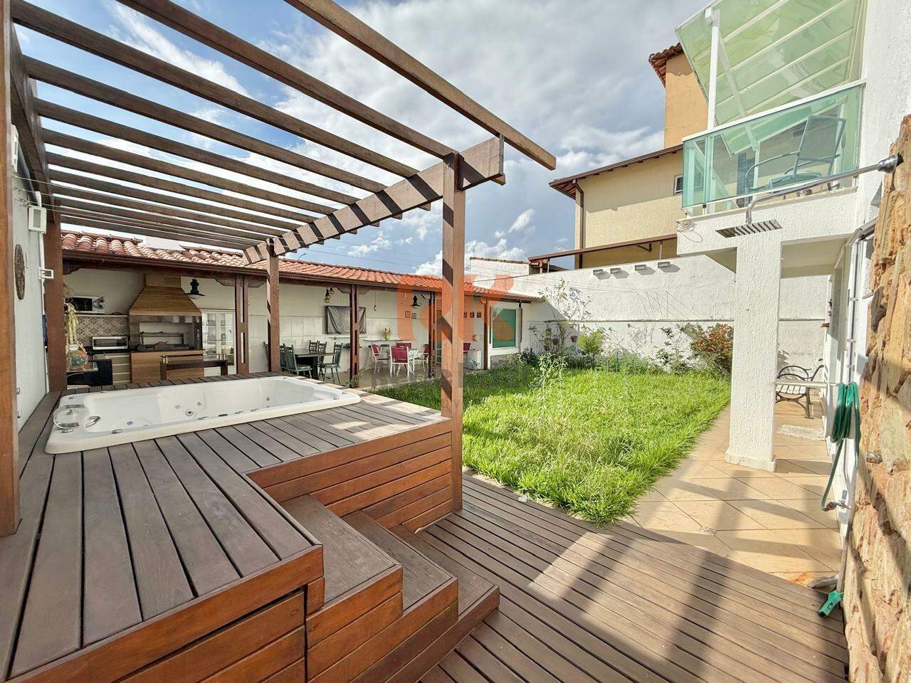 Casa à venda no Planalto: 