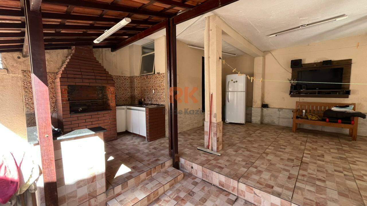 Casa à venda no Coqueiros: 