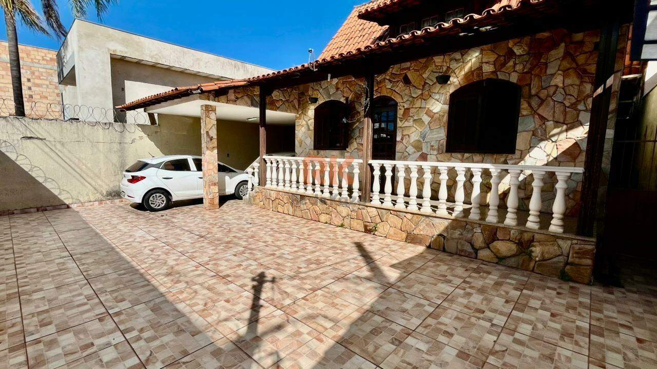Casa à venda no Coqueiros: 