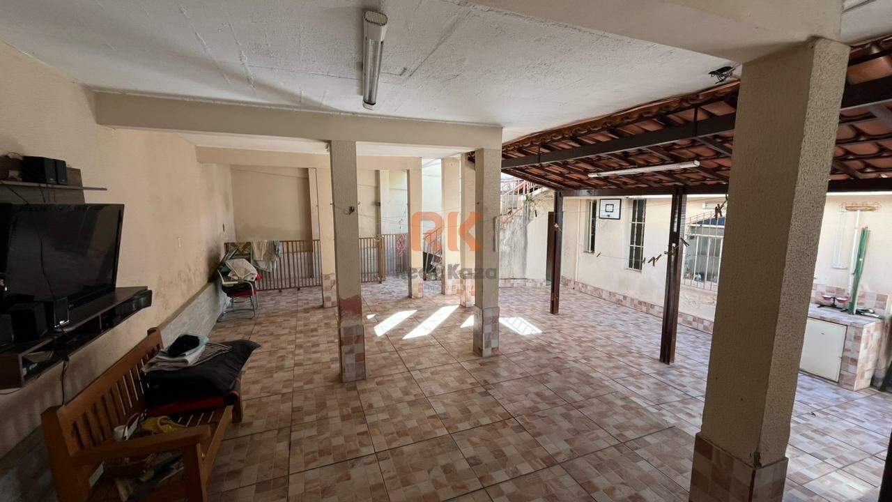 Casa à venda no Coqueiros: 