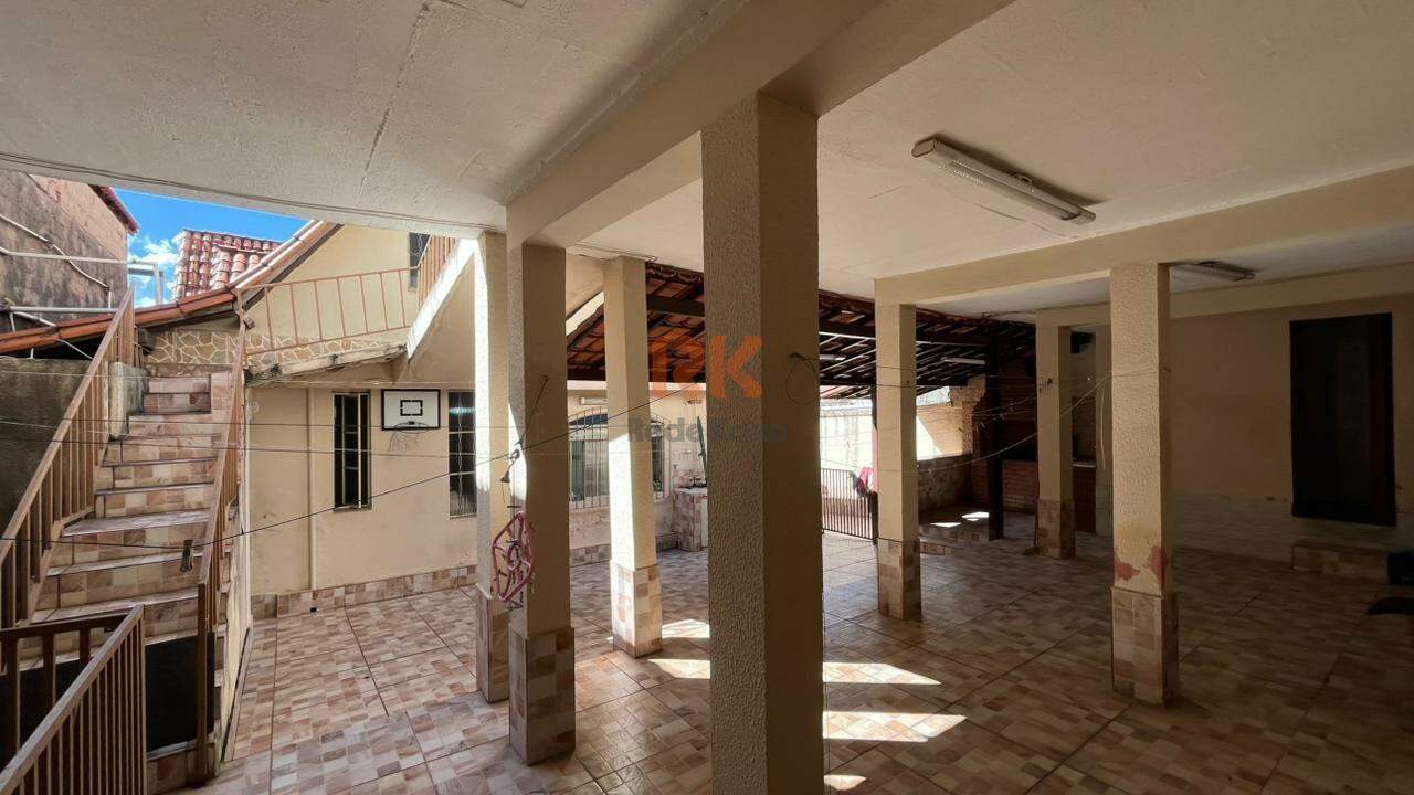Casa à venda no Coqueiros: 