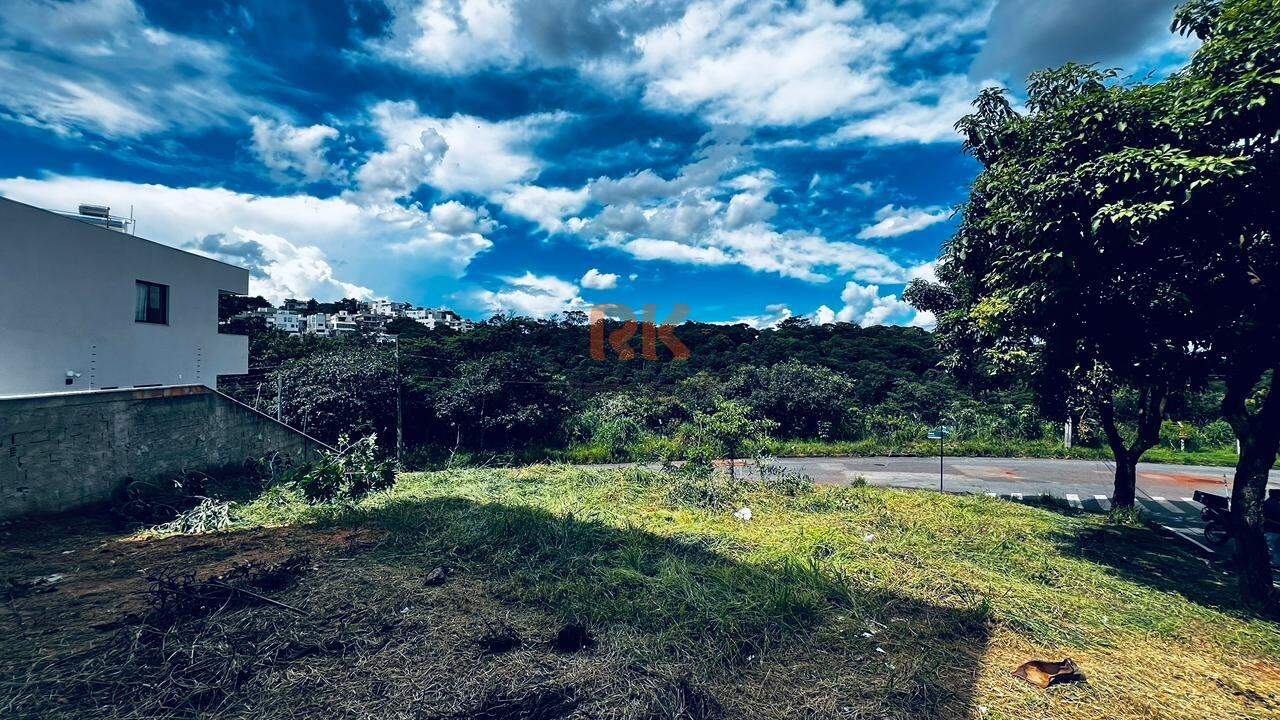 Lote à venda no Cabral: 