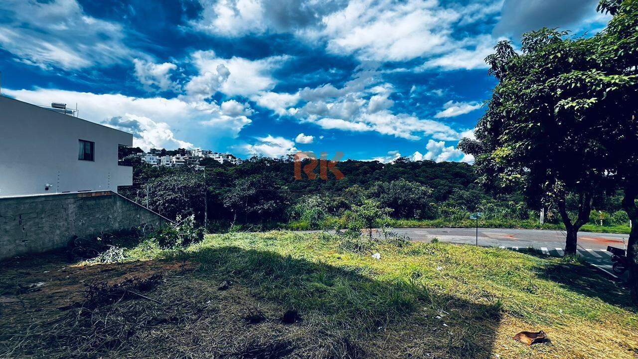 Lote à venda no Cabral: 