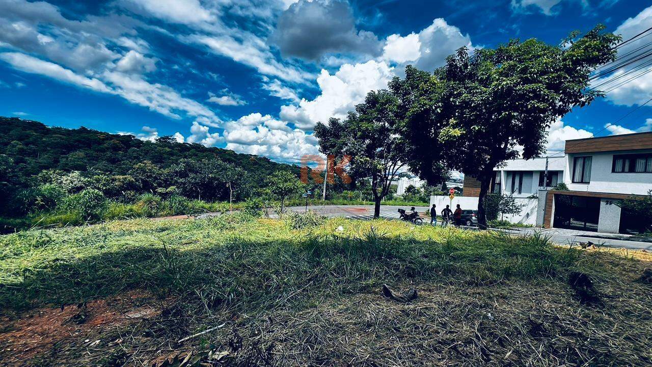Lote à venda no Cabral: 