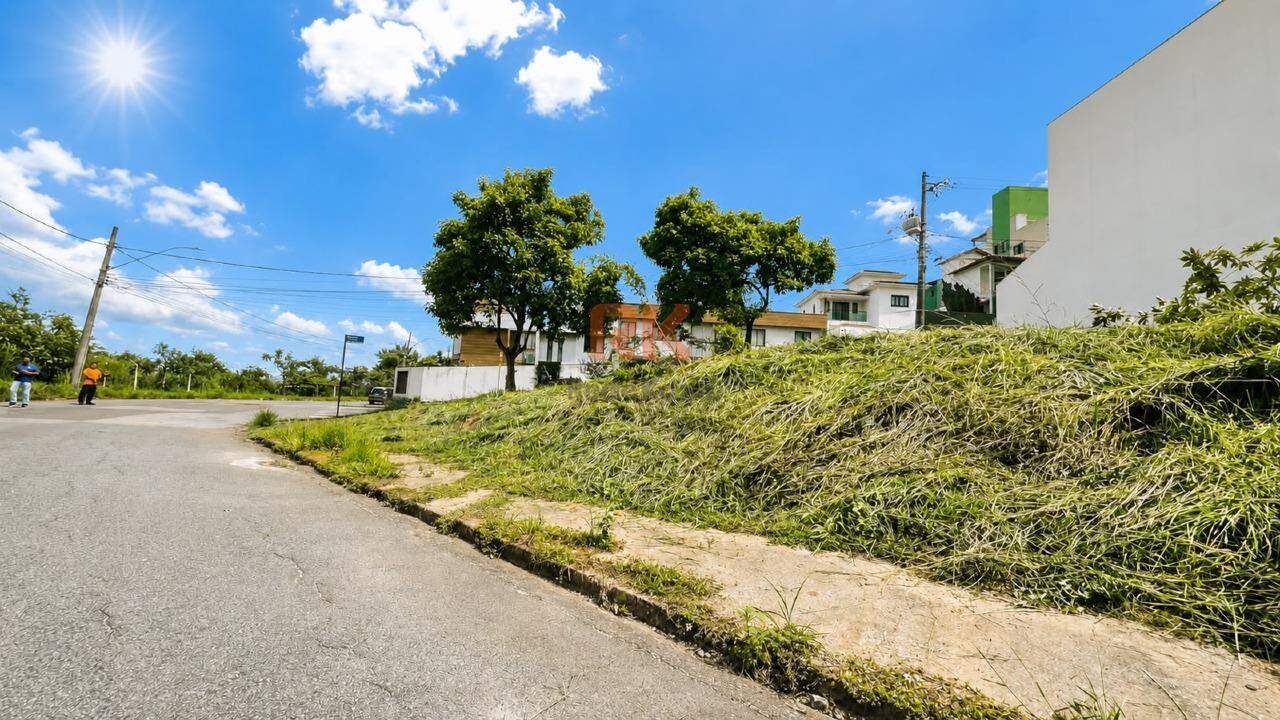Lote à venda no Cabral: 