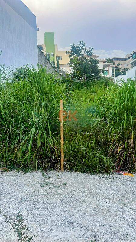 Lote à venda no Cabral: 
