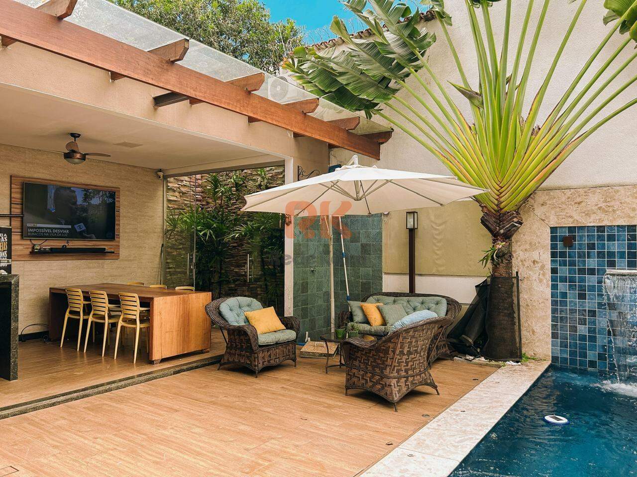 Casa em condomínio à venda no Três Barras: 