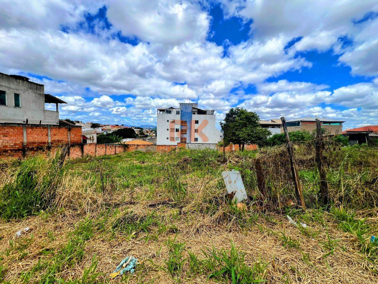 Lote à venda no Parque XangriLá: 