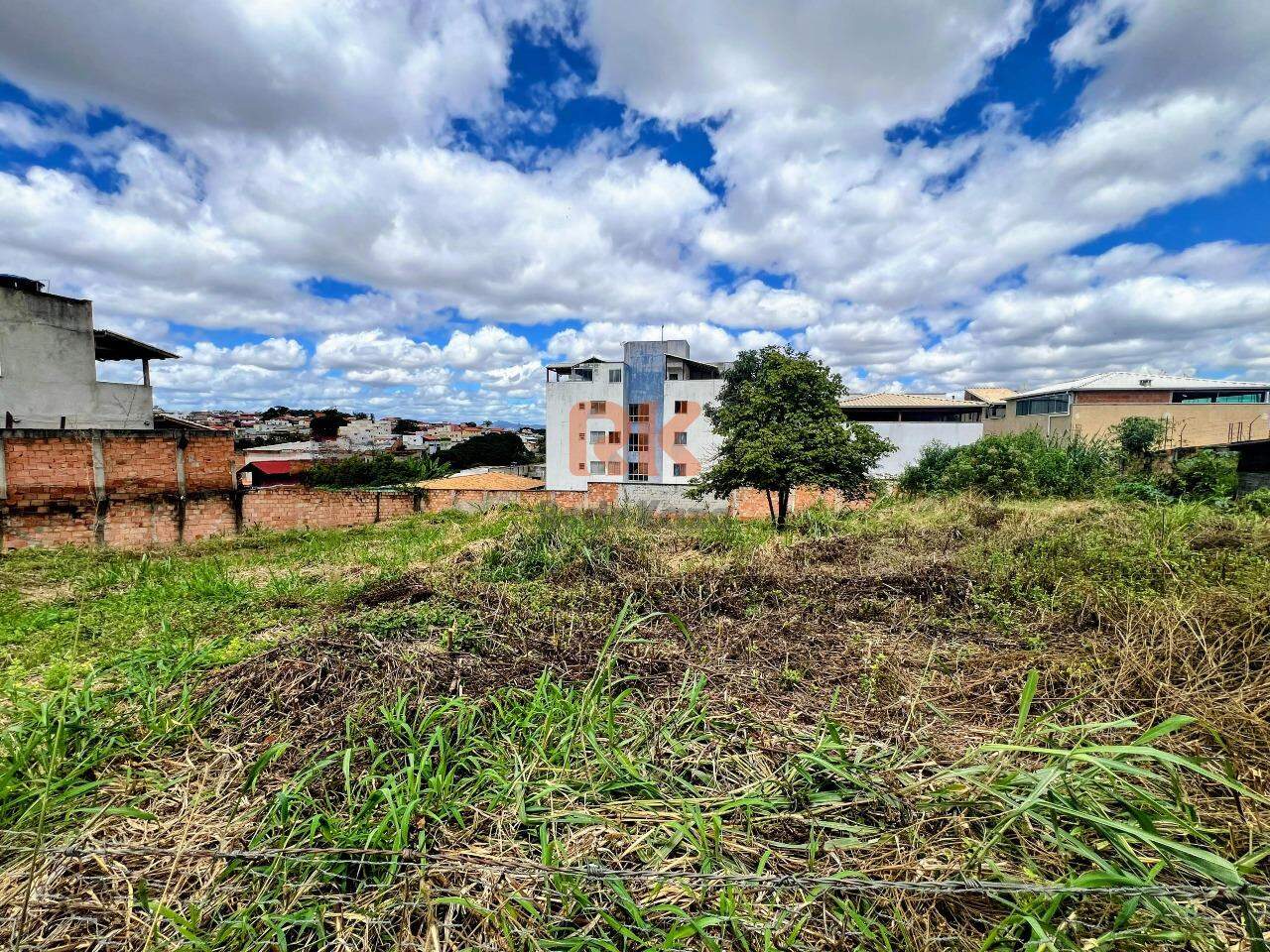 Lote à venda no Parque XangriLá: 
