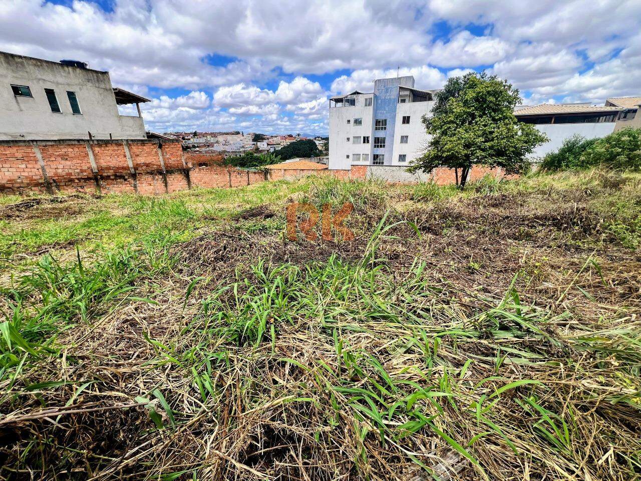 Lote à venda no Parque XangriLá: 