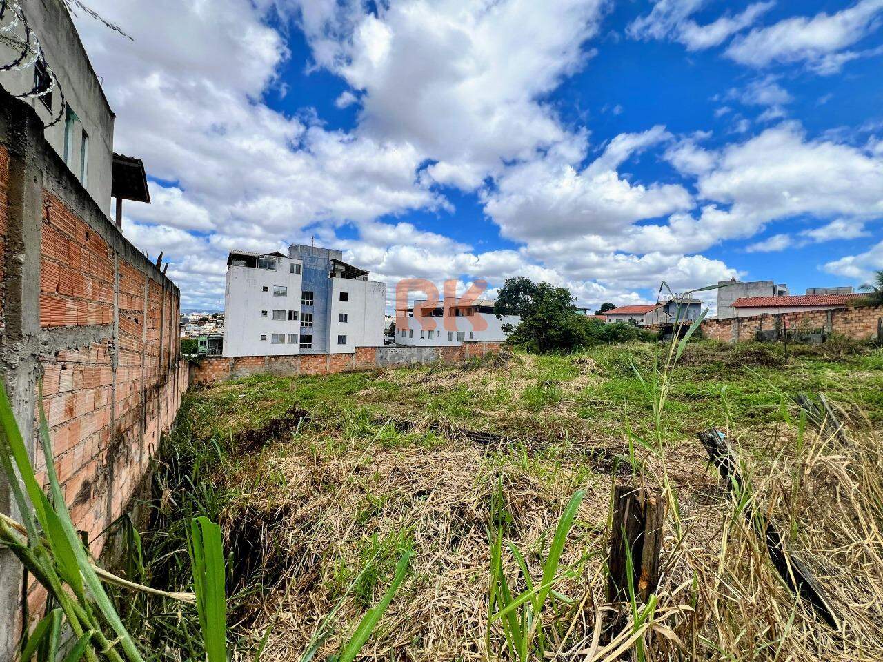 Lote à venda no Parque XangriLá: 