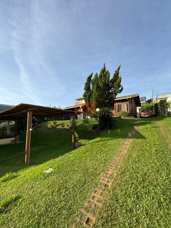 Casa em condomínio para aluguel no Francisco Pereira: 