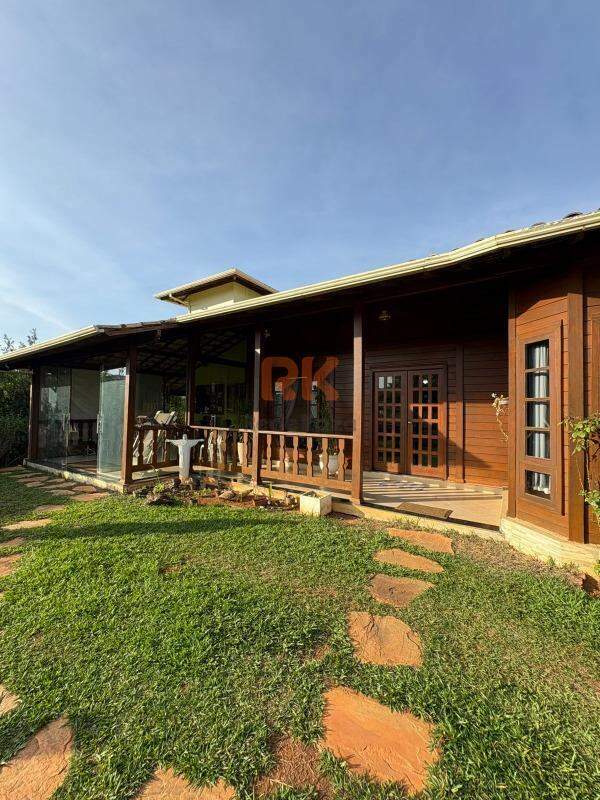 Casa em condomínio para aluguel no Francisco Pereira: 