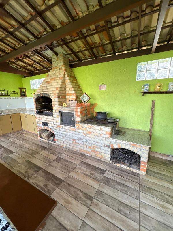 Casa em condomínio para aluguel no Francisco Pereira: 