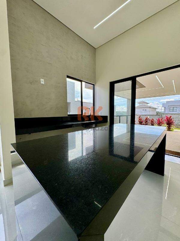 Casa em condomínio à venda no Residencial Park I: 