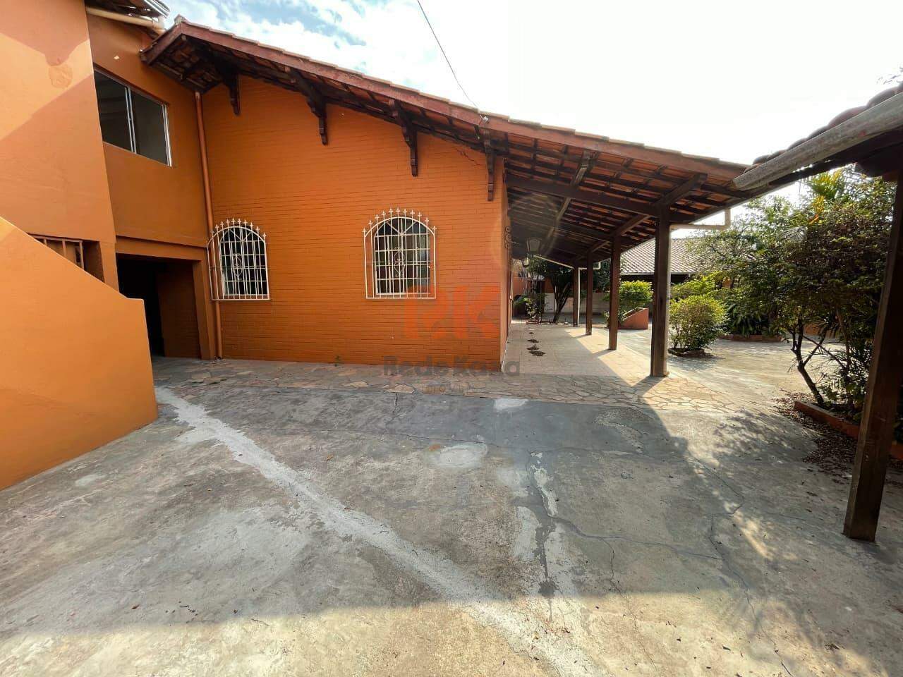 Casa comercial para aluguel no Braúnas: 