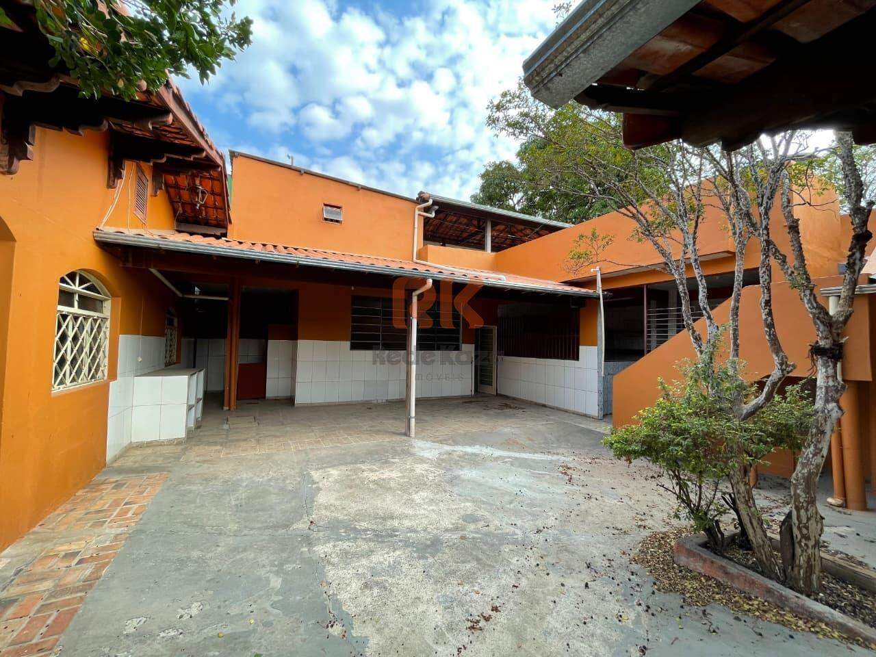 Casa comercial para aluguel no Braúnas: 