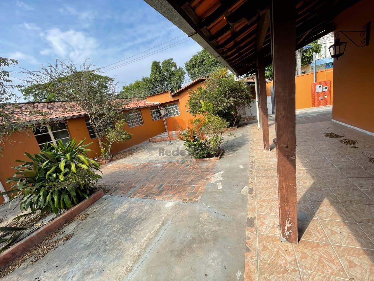 Casa comercial para aluguel no Braúnas: 