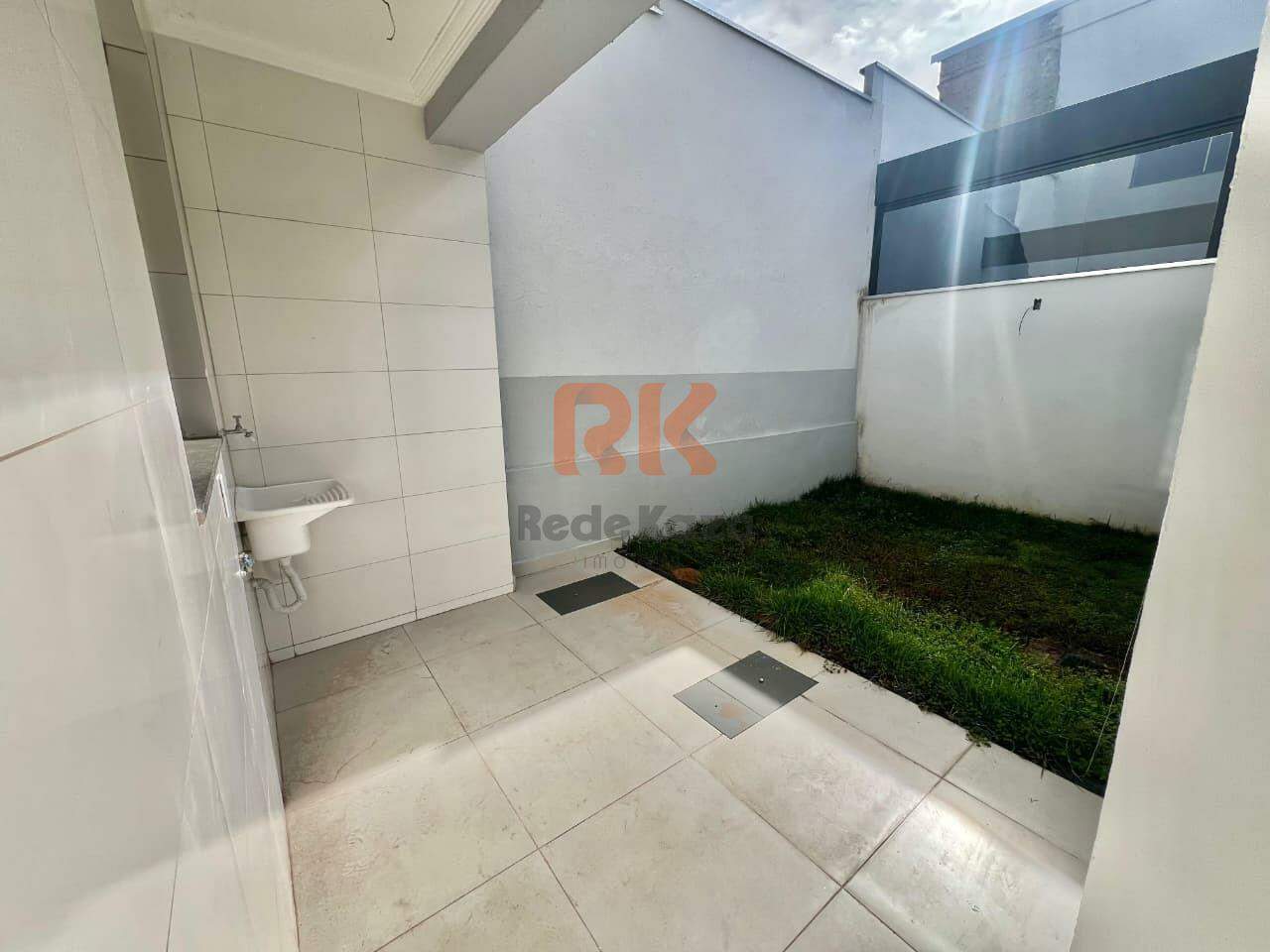Casa geminada à venda no Piratininga: 