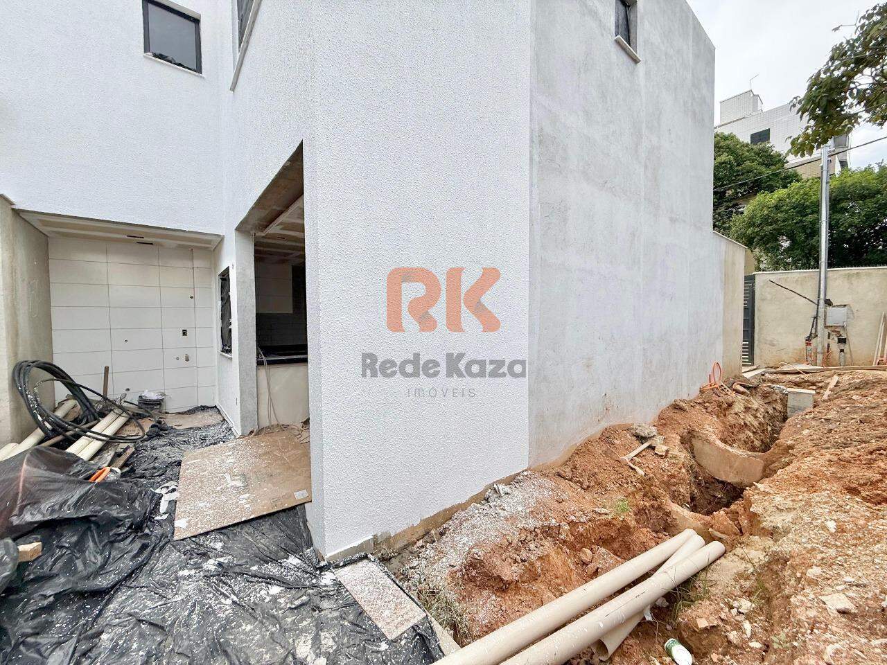 Casa à venda no Itapoã: 