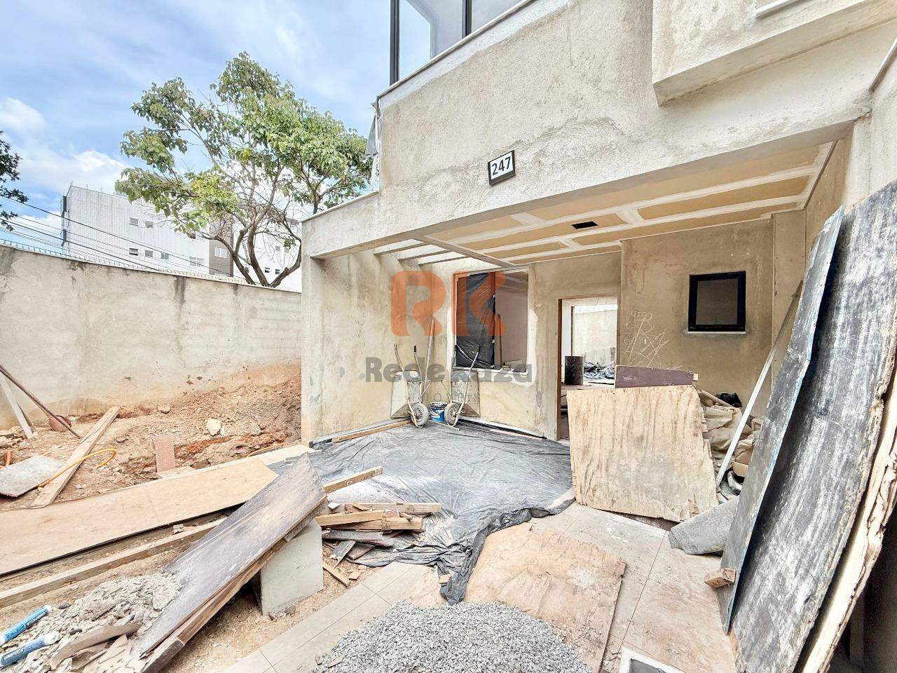 Casa à venda no Itapoã: 