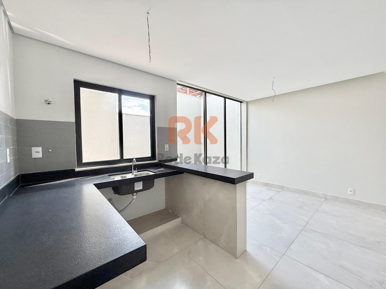 Casa à venda no Itapoã: 