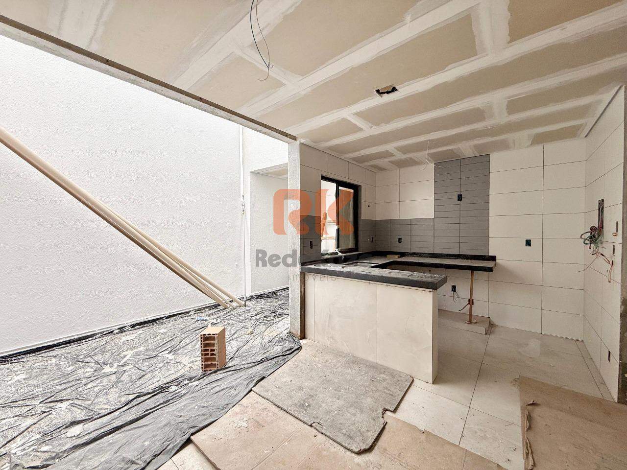 Casa à venda no Itapoã: 