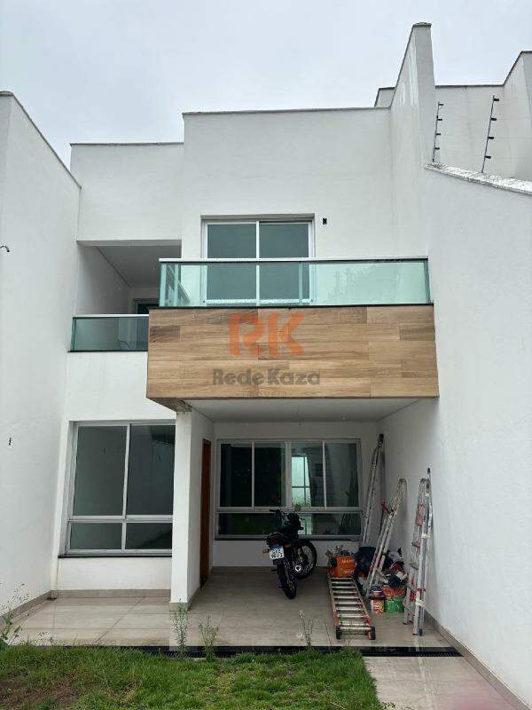 Casa geminada à venda no Centro: 