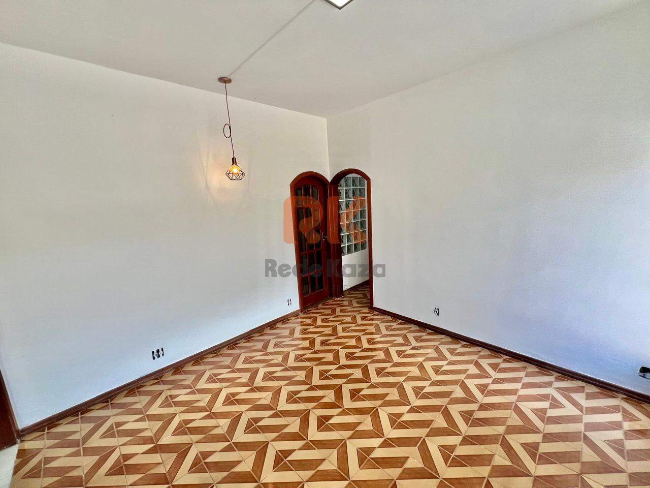 Casa para aluguel no Heliópolis: 