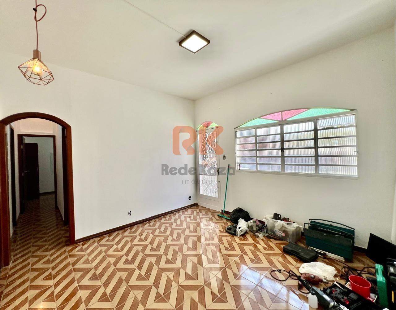 Casa para aluguel no Heliópolis: 