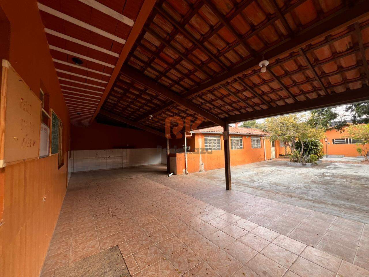 Casa comercial à venda no Braúnas: 