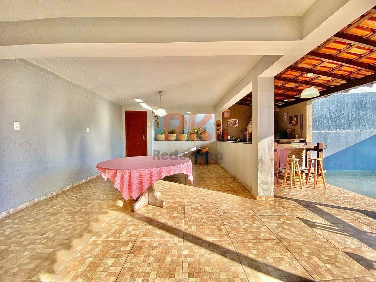 Casa à venda no Itapoã: 