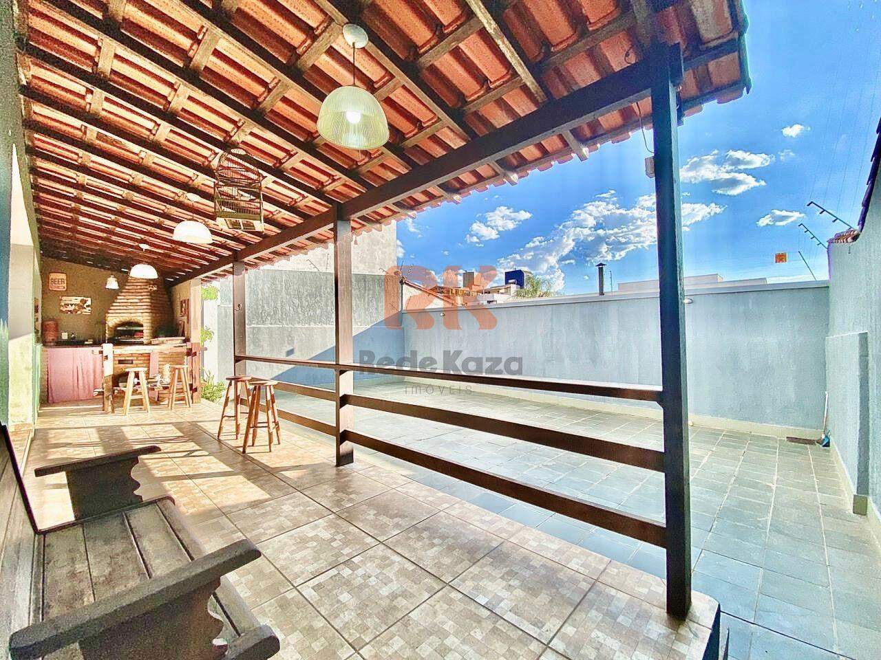 Casa à venda no Itapoã: 