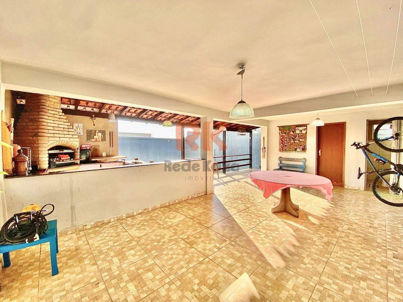 Casa à venda no Itapoã: 