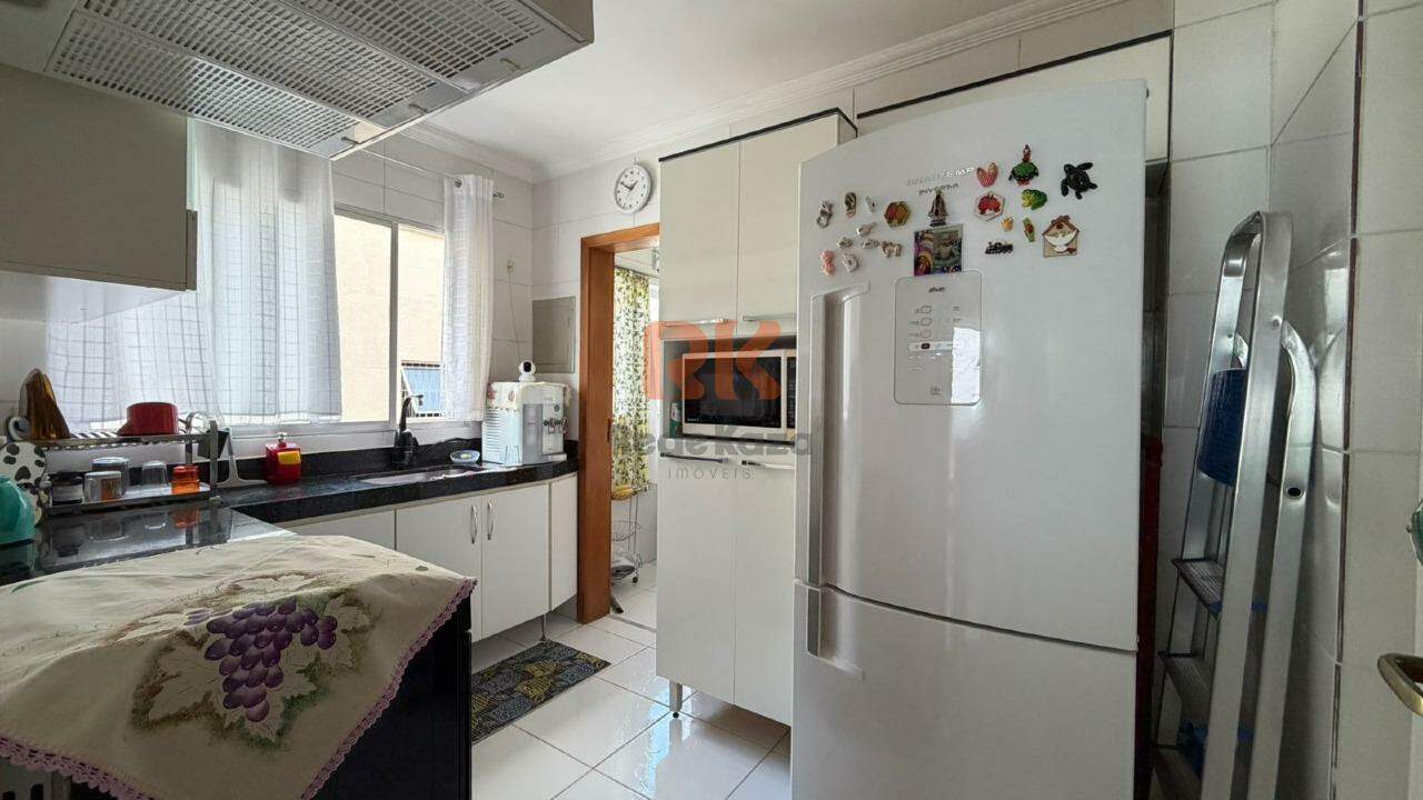 Apartamento à venda no Manacás: 