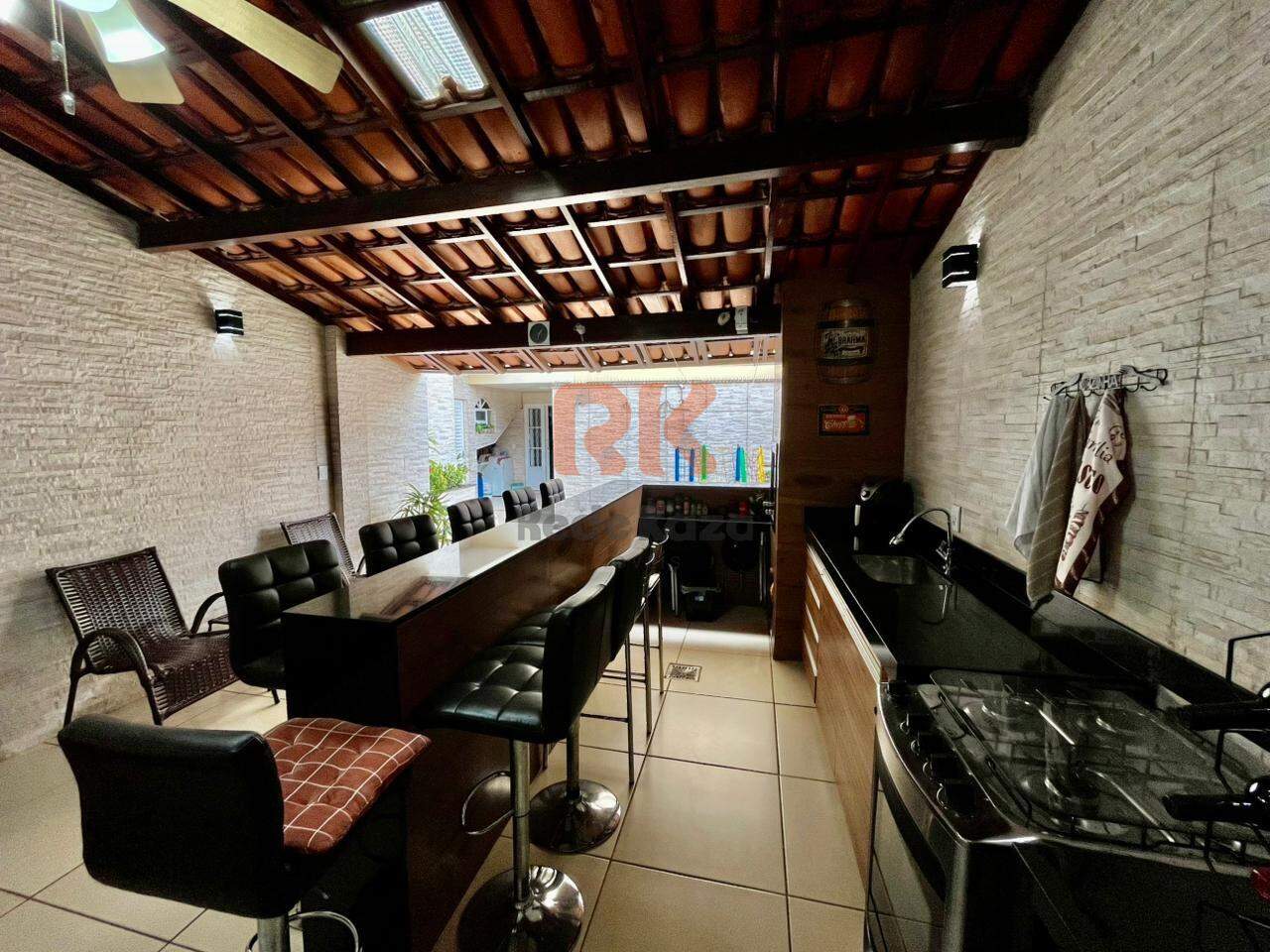 Casa à venda no Itapoã: 