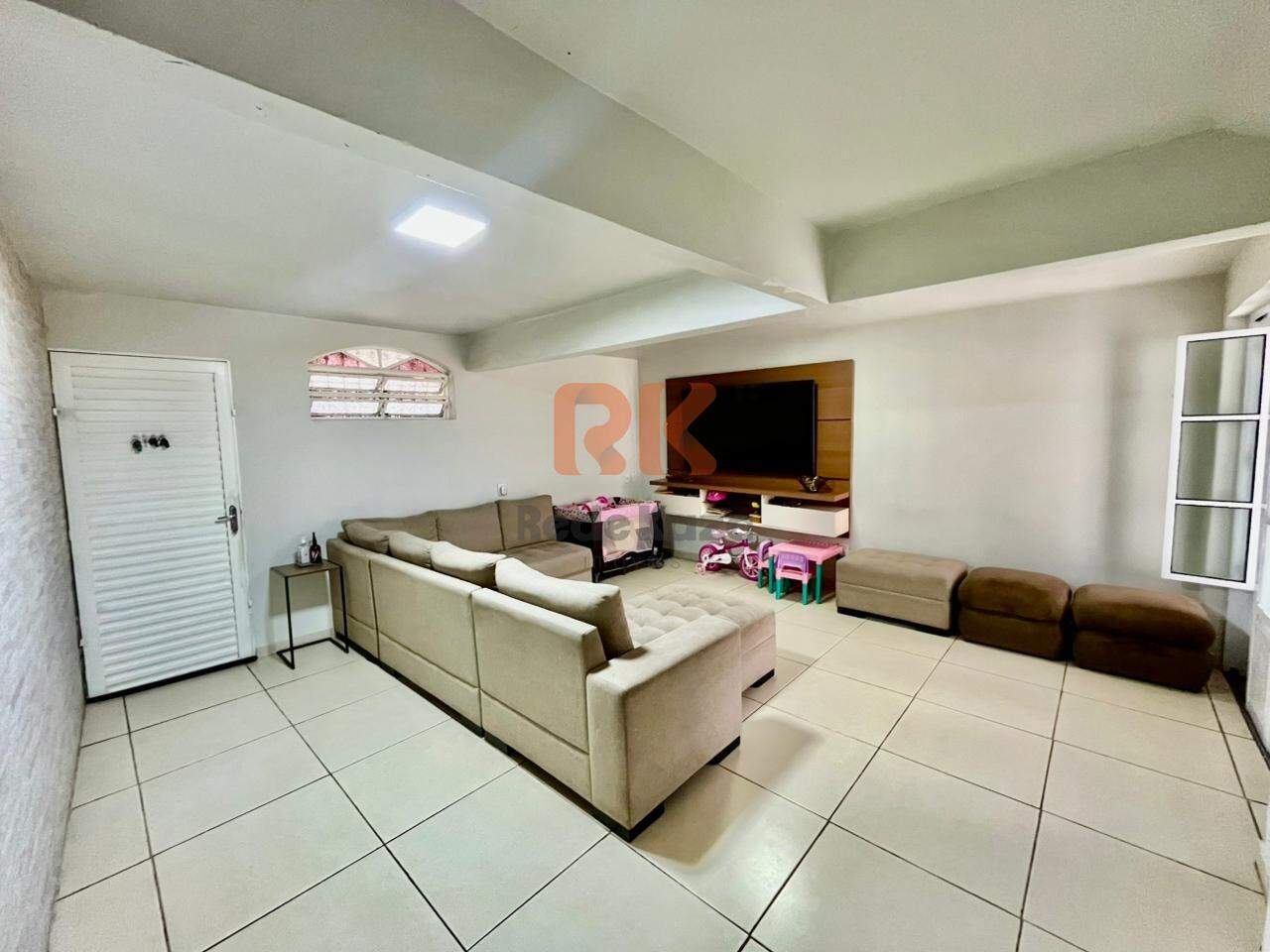 Casa à venda no Itapoã: 