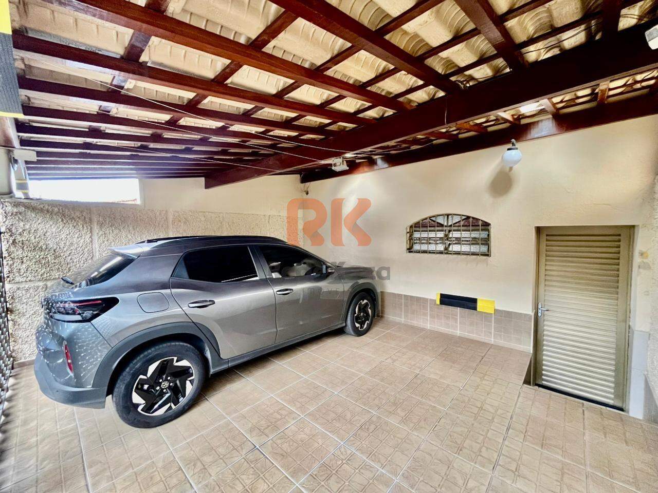 Casa à venda no Itapoã: 