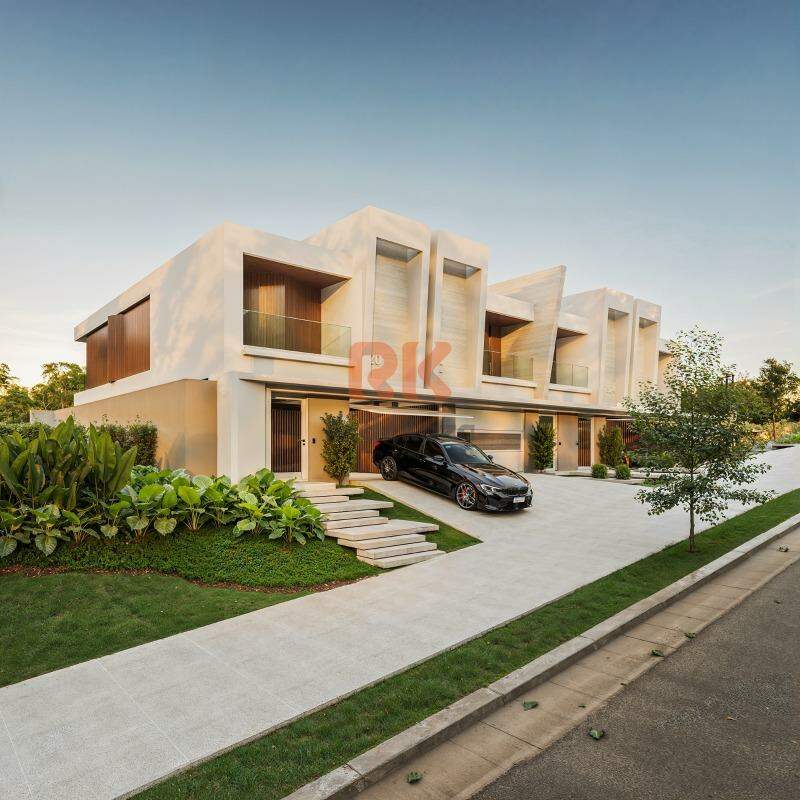 Casa geminada à venda no Trevo: 