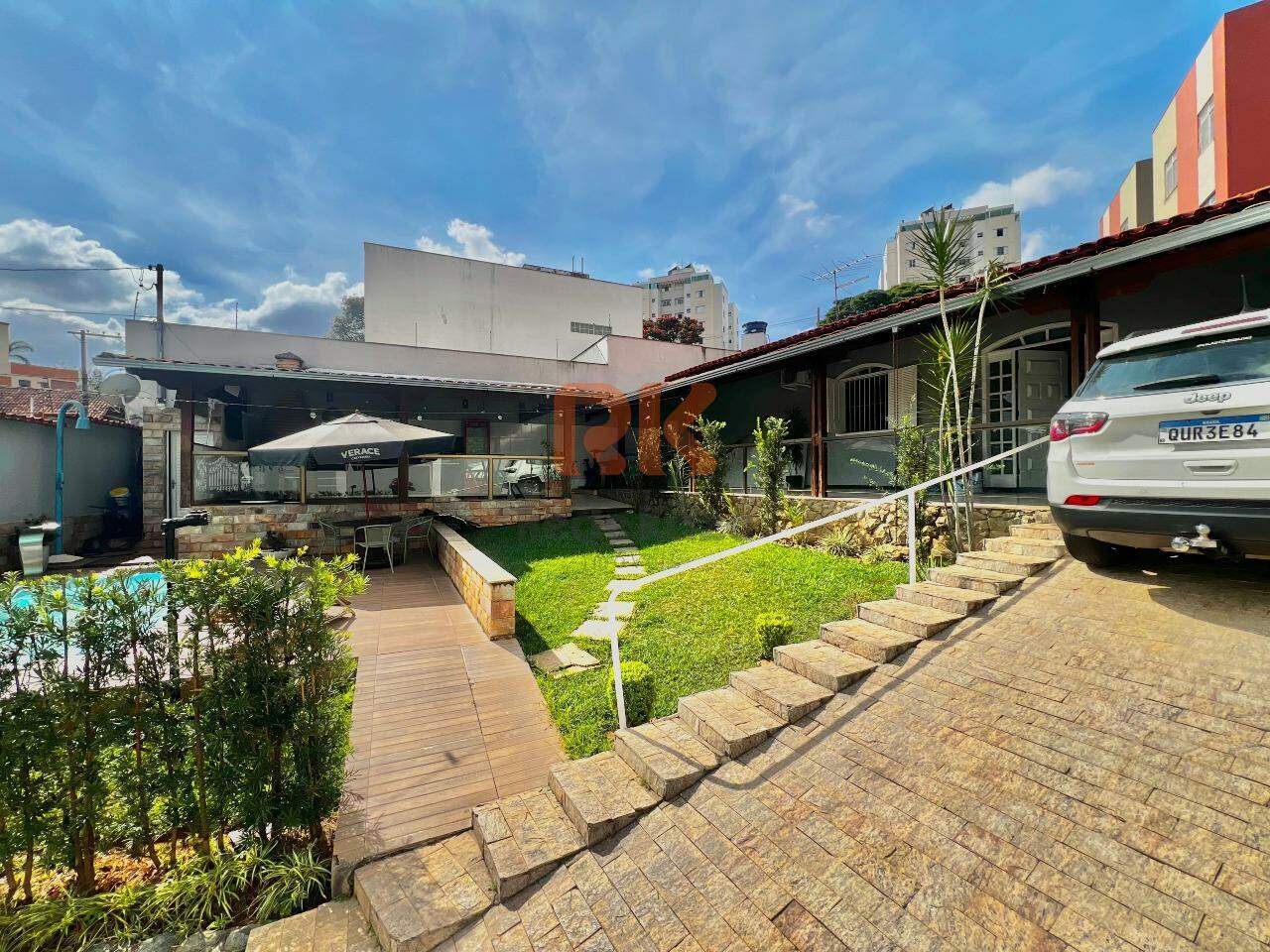 Casa à venda no Indaiá: 