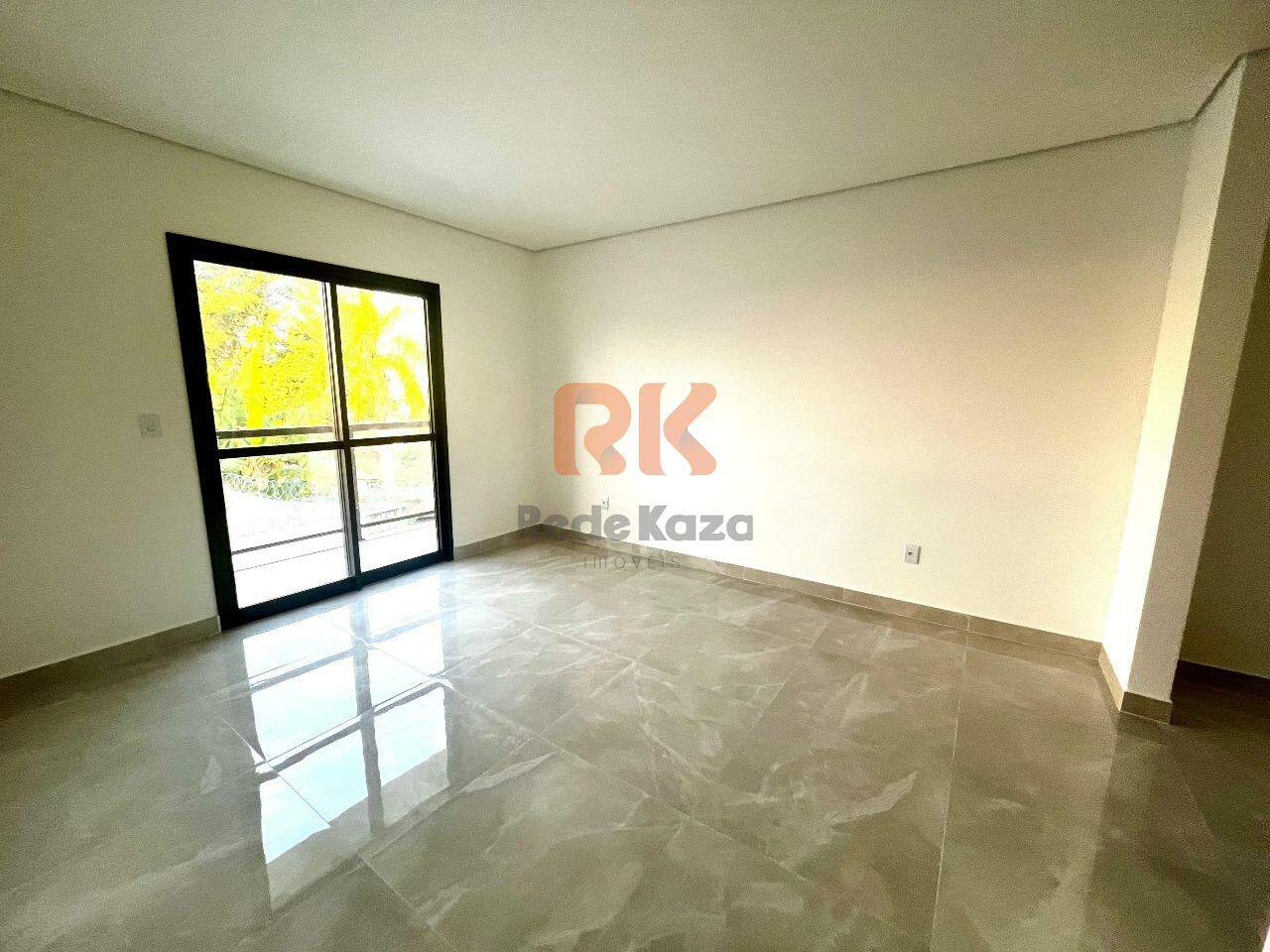 Casa em condomínio à venda no Trevo: 