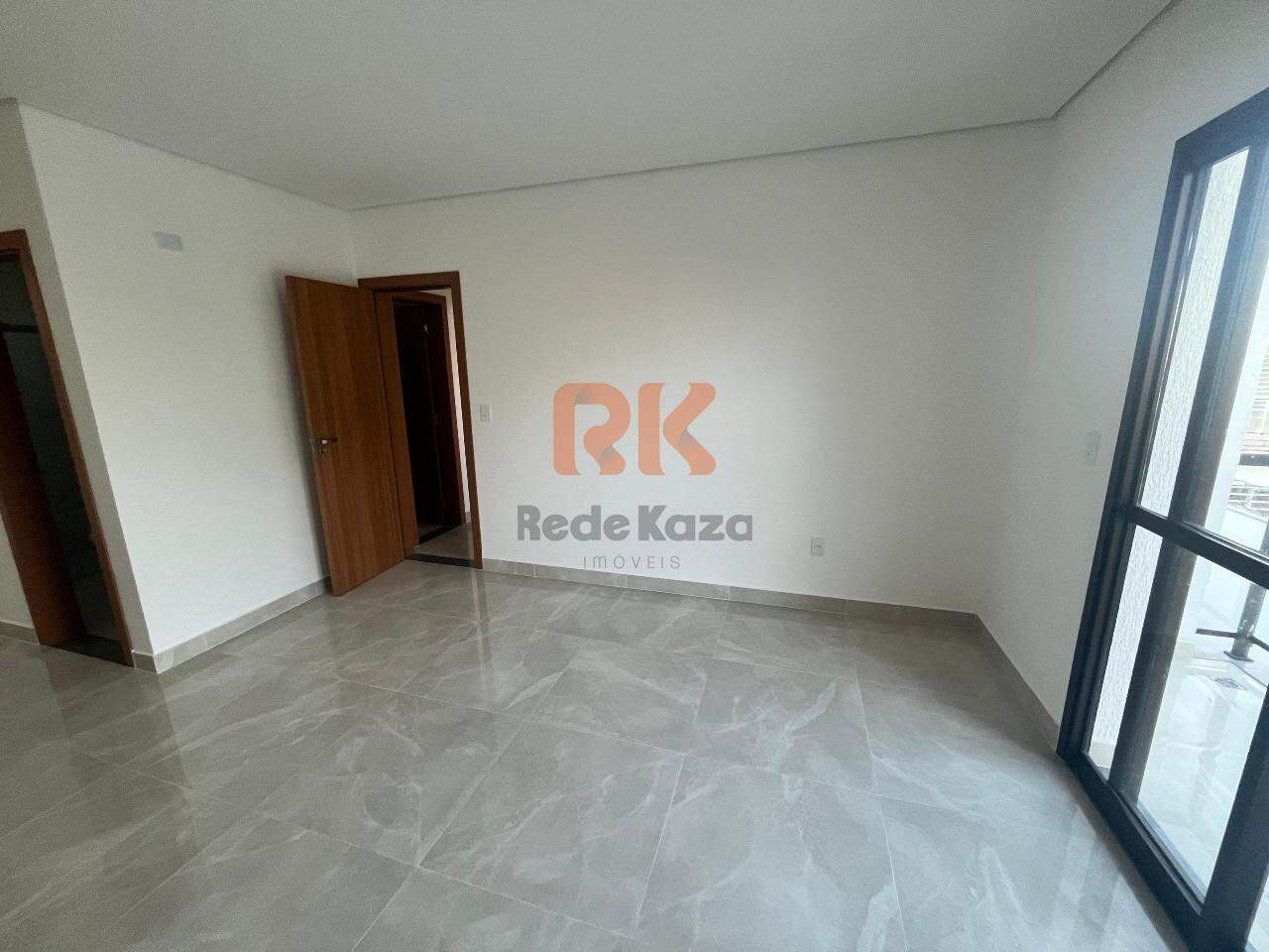 Casa em condomínio à venda no Trevo: 