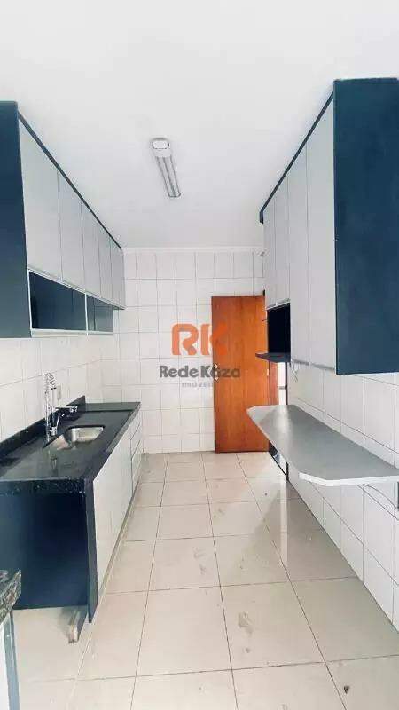 Casa geminada coletiva à venda no Cabral: 
